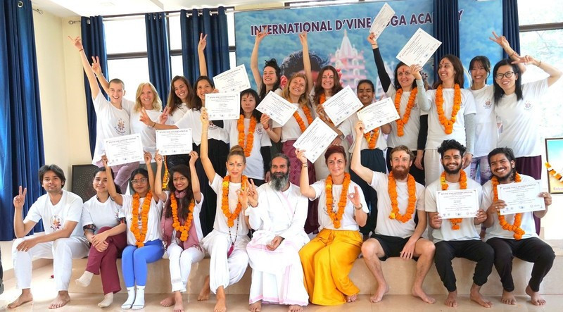 yoga-teacher-training-course-in-rishikesh-big-1